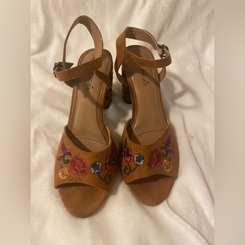 W Size 10 Francesca’s Floral Embroidered Brown Suede Ankle Strap Heels
